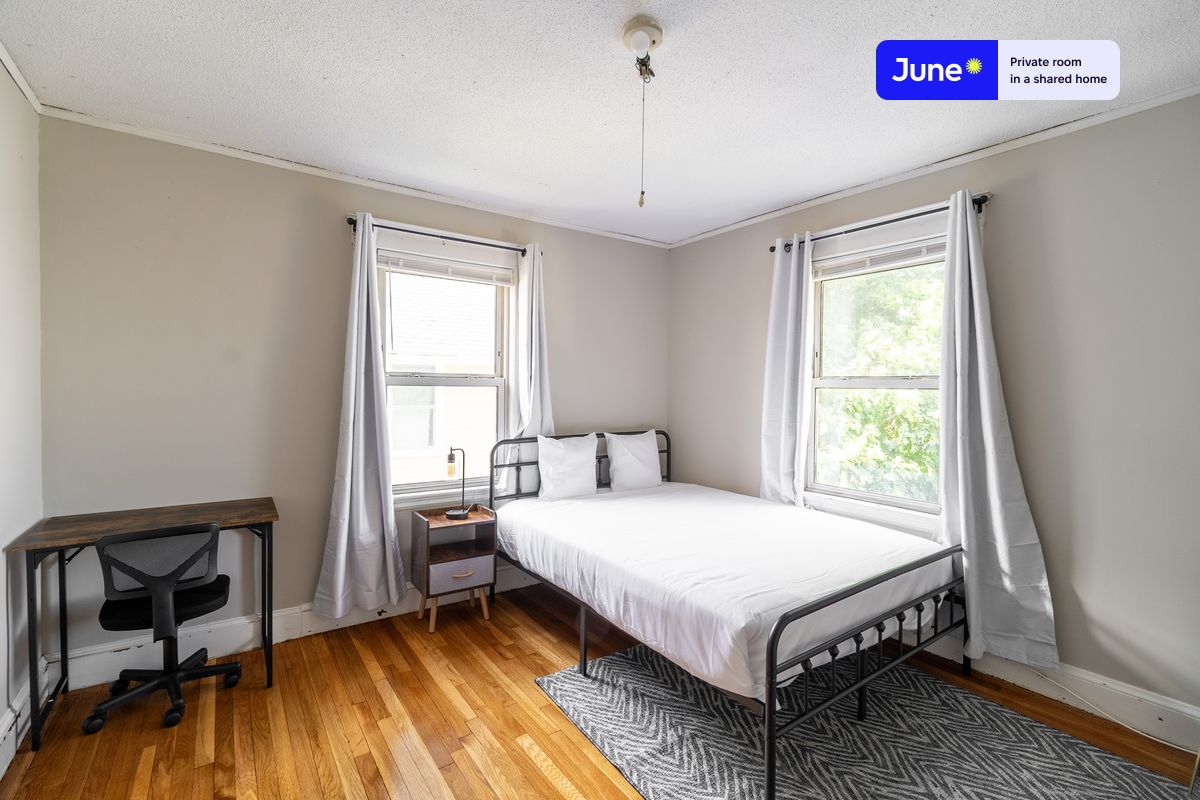Pictures of  property for rent on Putnam Rd., Boston, MA 02145