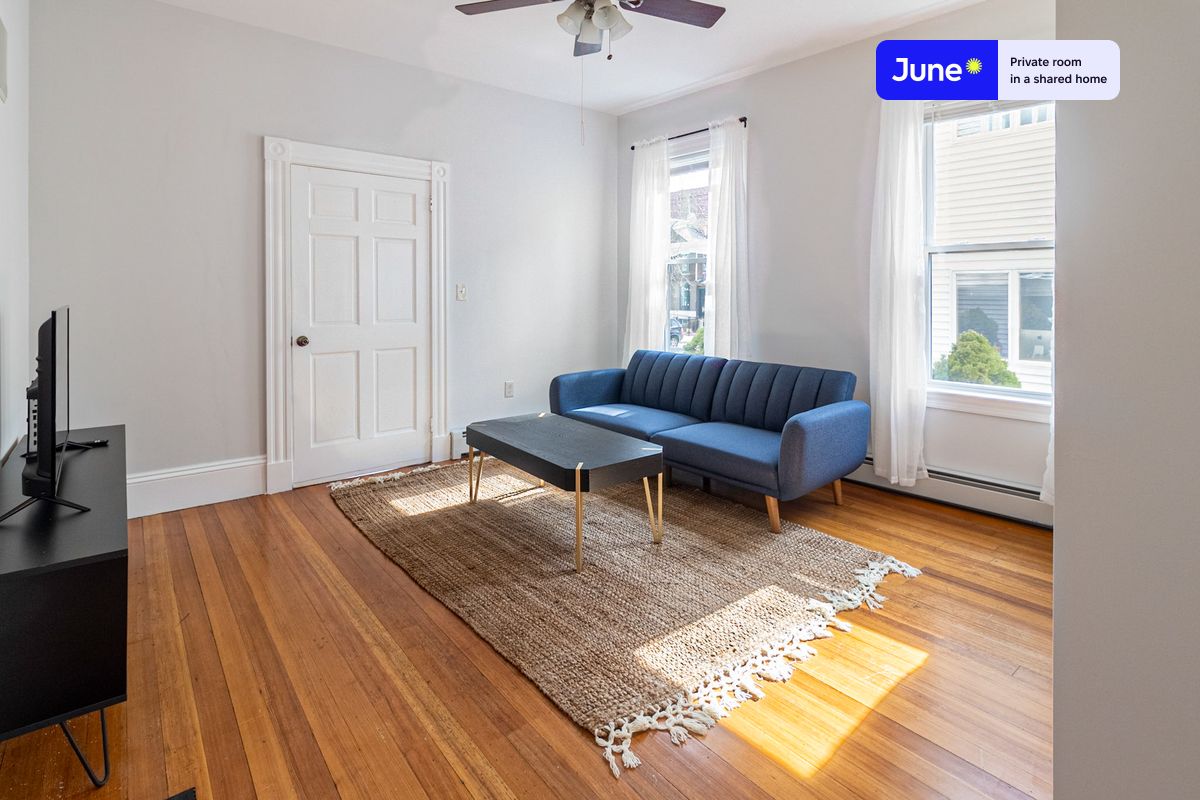Photos of apartment on Prospect St.,Boston MA 02139