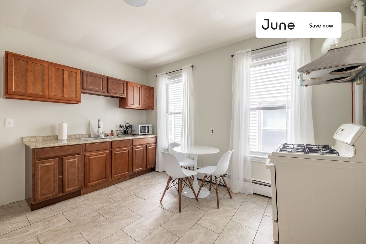 Dorchester, Boston, MA - 4 Beds, 1 Bath - $4,200 - ID#4373983