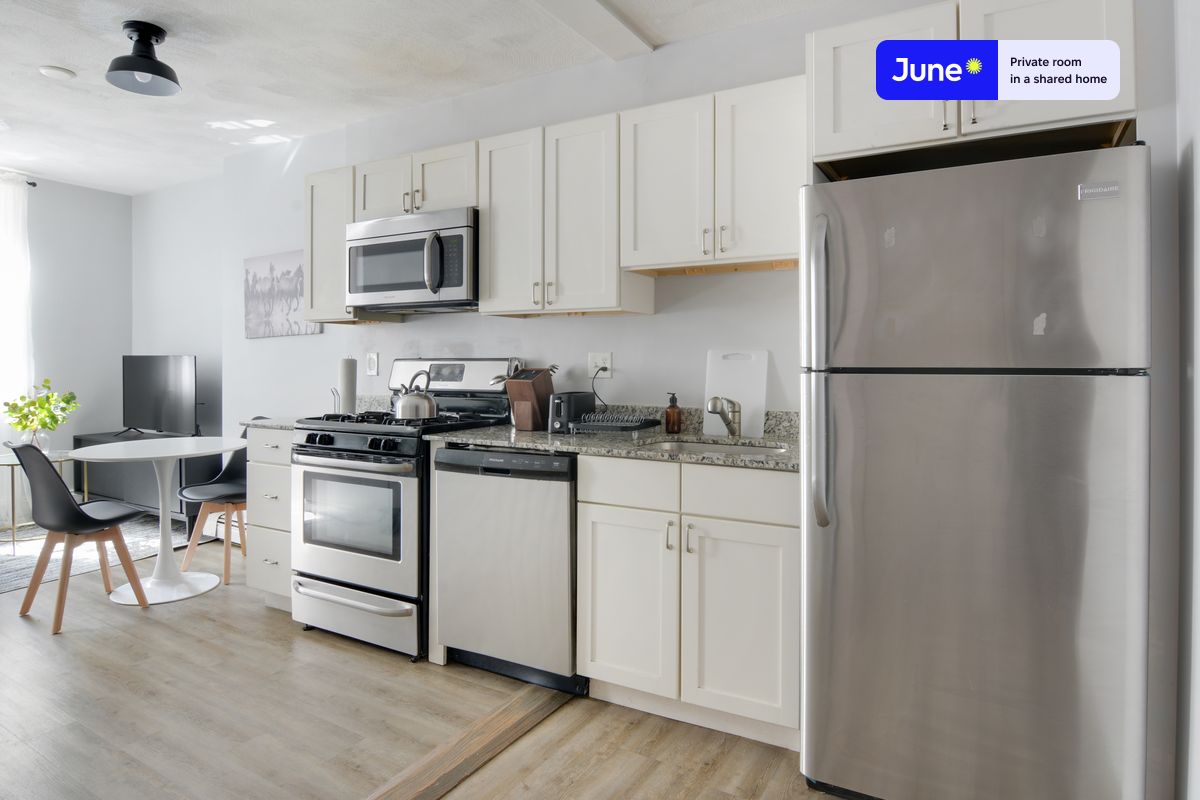 Photos of apartment on North Bennet St.,Boston MA 02113