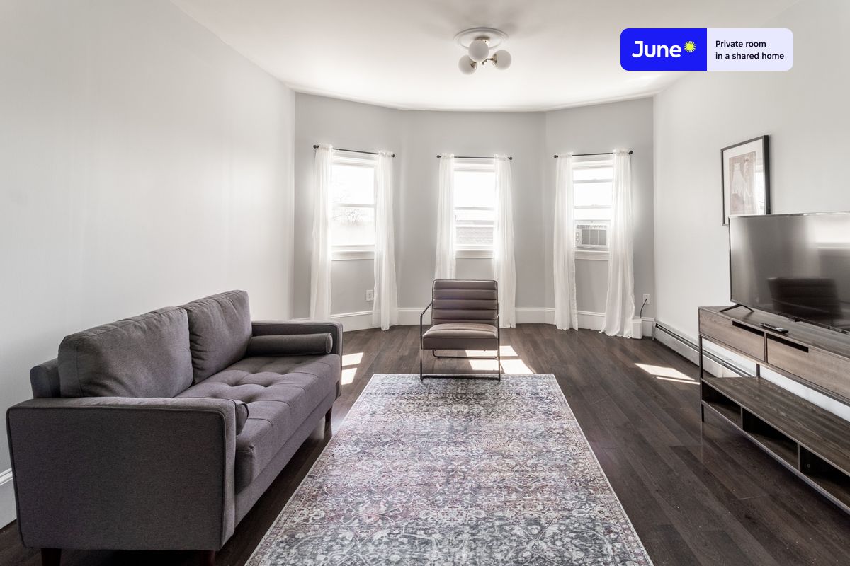 Photos of apartment on Glenway St.,Boston MA 02121