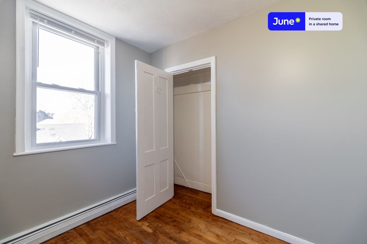 Photos of apartment on Bacon St.,Boston MA 02458