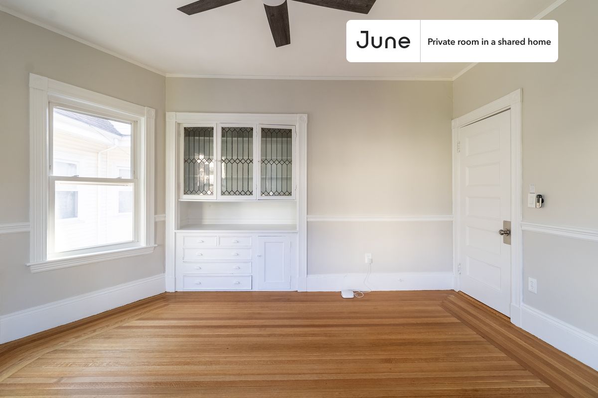 Photos of apartment on Brook St.,Boston MA 02445