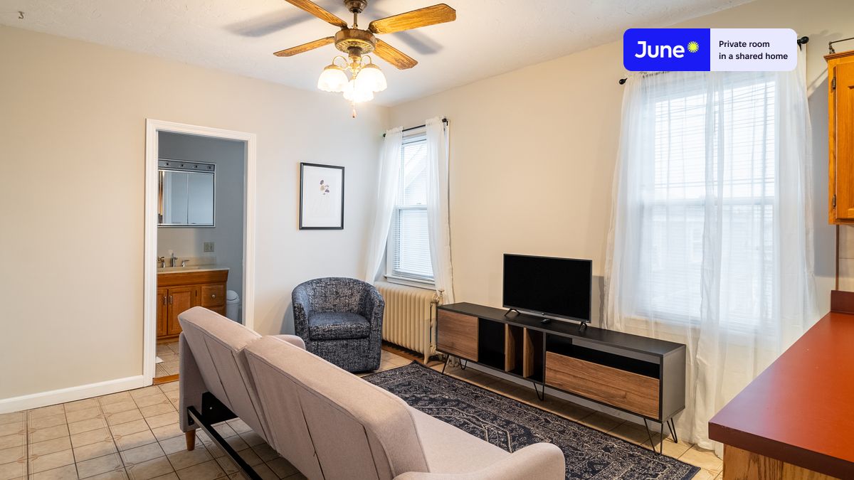 Photos of apartment on Glen St.,Boston MA 02145