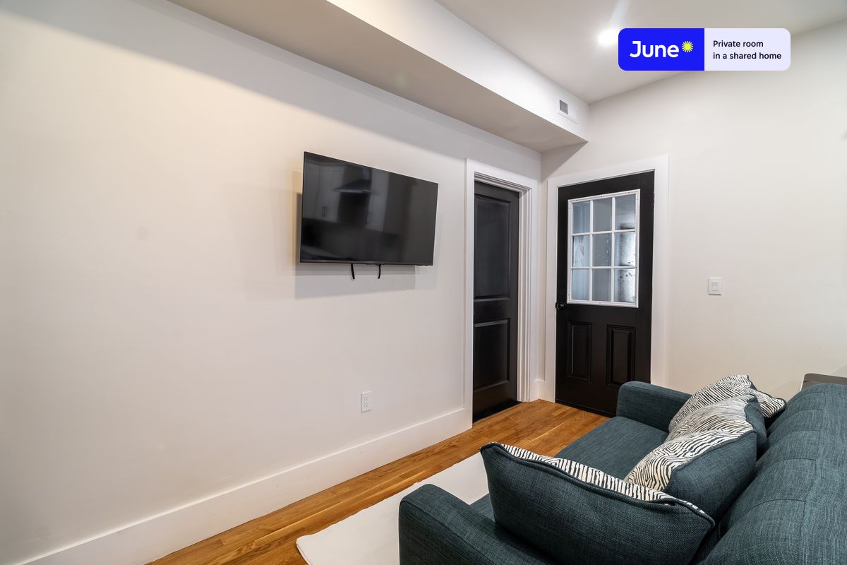 Photos of apartment on Walnut Park,Boston MA 02119