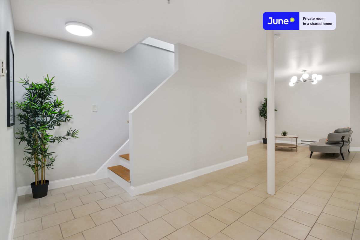 Photos of apartment on Dudley St.,Boston MA 02119