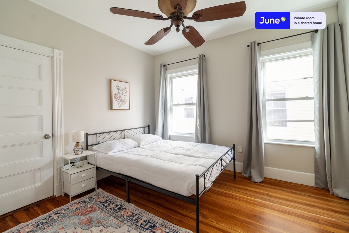 Pictures of  property for rent on Brook St., Boston, MA 02445
