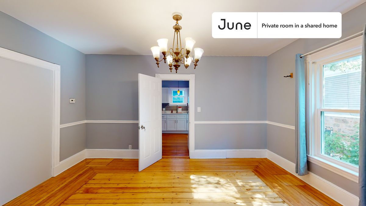 Photos of apartment on Saunders St.,Boston MA 02134