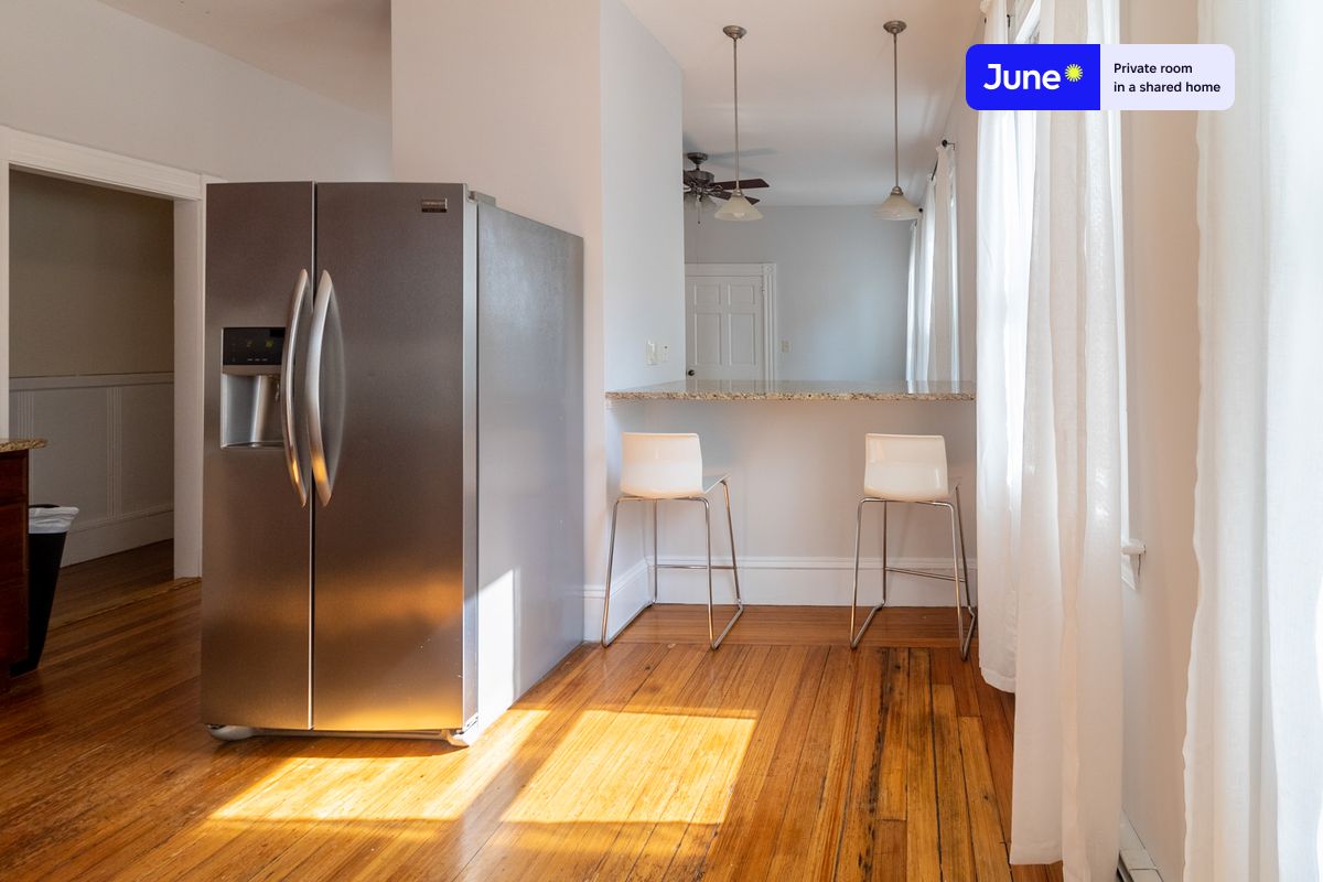 Photos of apartment on Prospect St.,Boston MA 02139