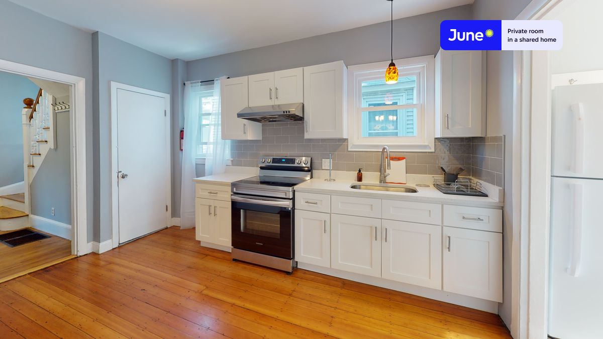 Photos of apartment on Saunders St.,Boston MA 02134