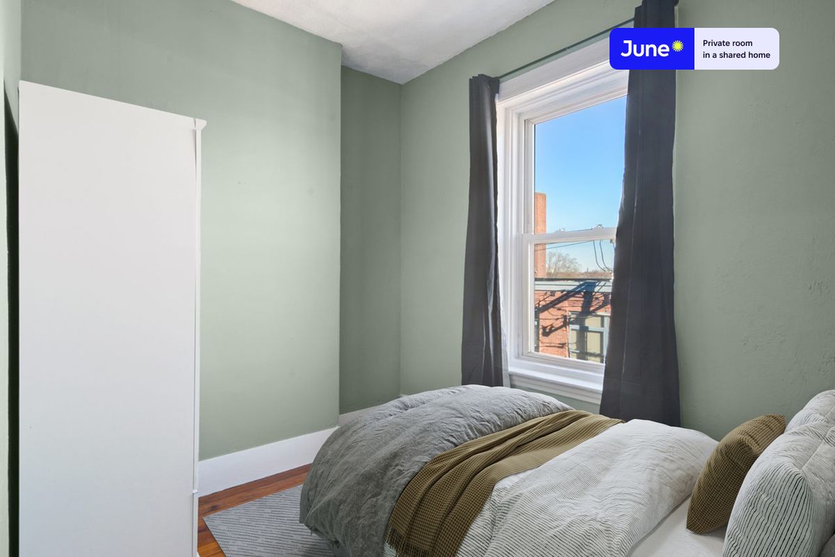 Pictures of  property for rent on Linden St., Boston, MA 02134