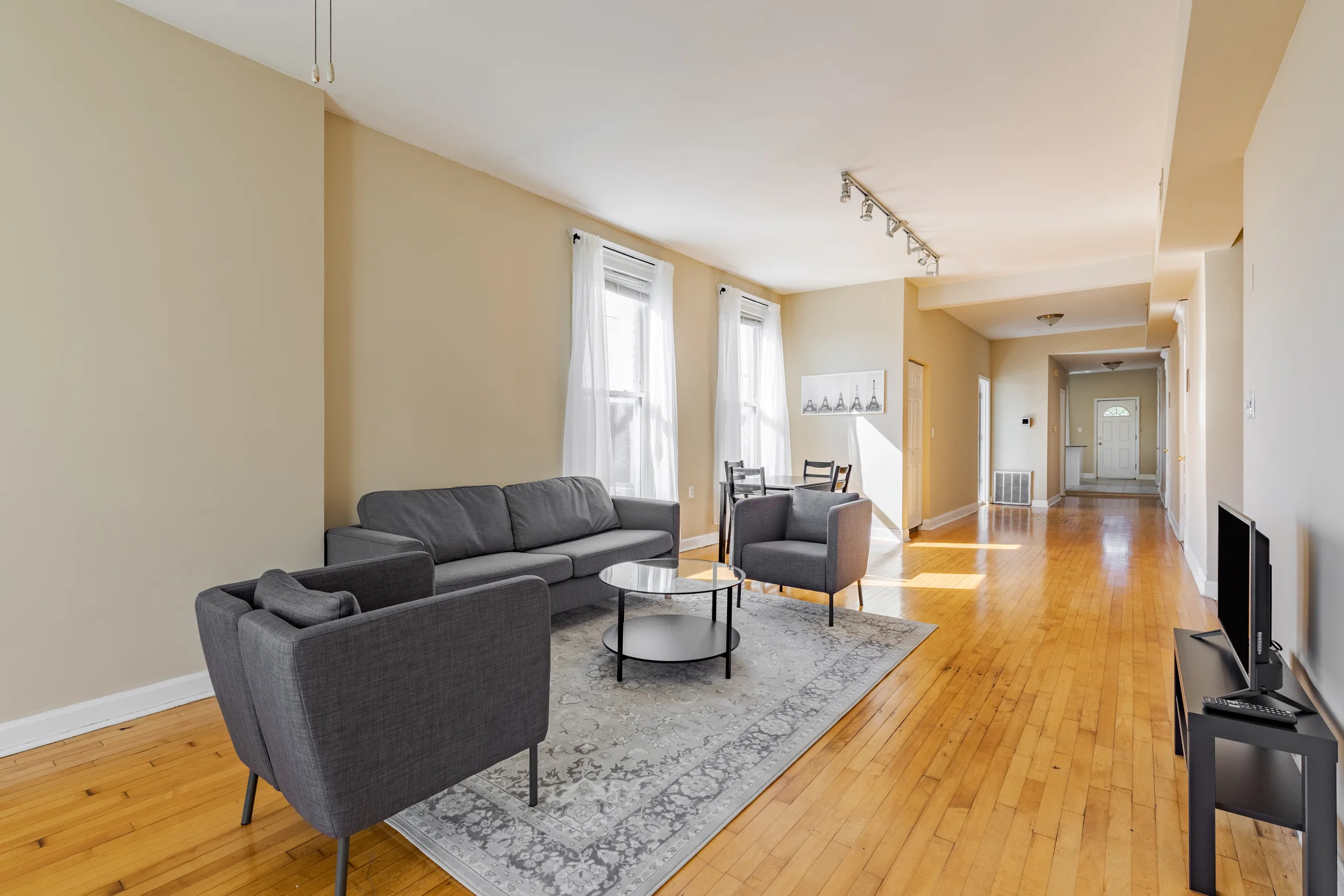 Wicker Park Chicago. 1742 sq. ft Furnished Apartment for Rent