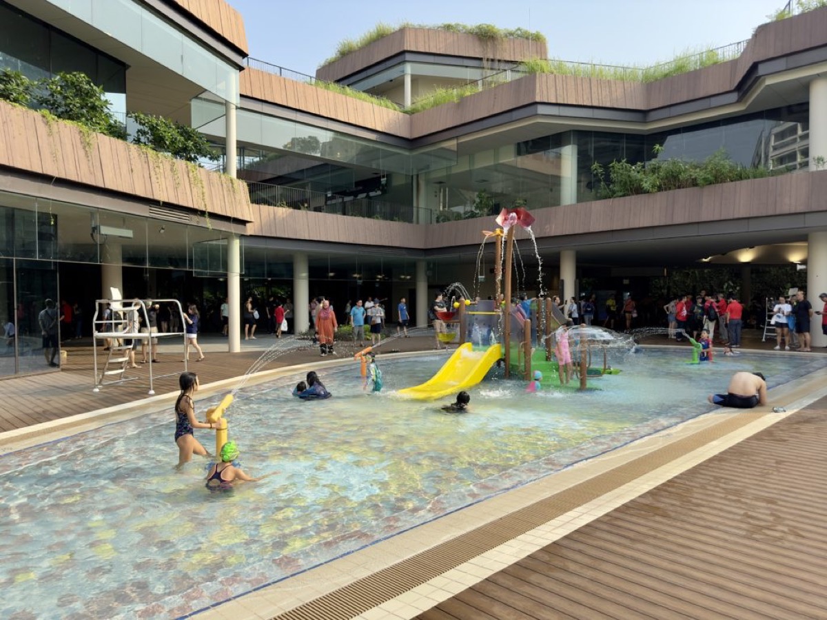Bukit Canberra Swimming Complex