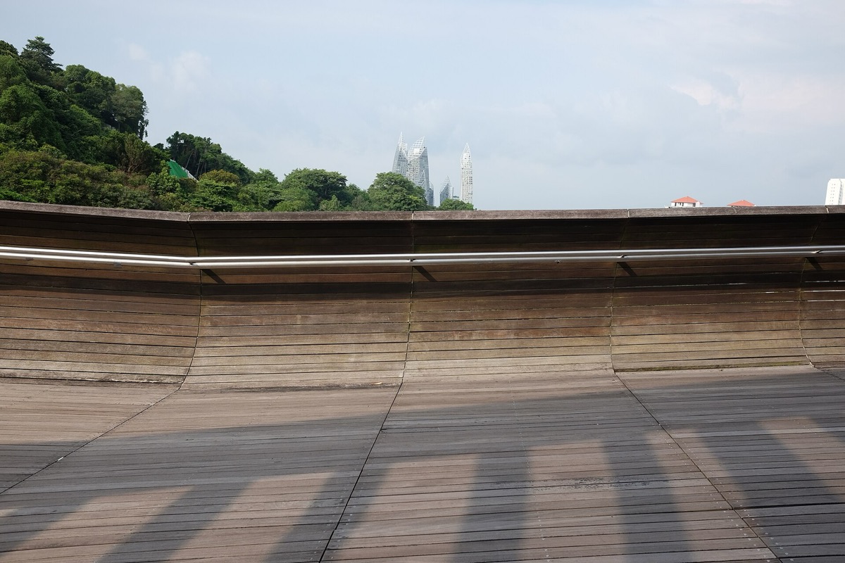 Henderson Waves and the Forest Walk