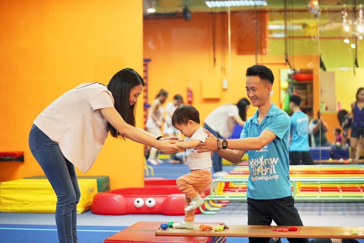 At 2Parent-and-child, 45 to 60 minutesAt 3First drop-off class, usually 60 minutesAt 4First squad invitations, rhythmic from 4Price a class$34 to $80, at the seven schools with clear feesTrial classFree at one school, $40 to $78 elsewhereSchools on Jungle16