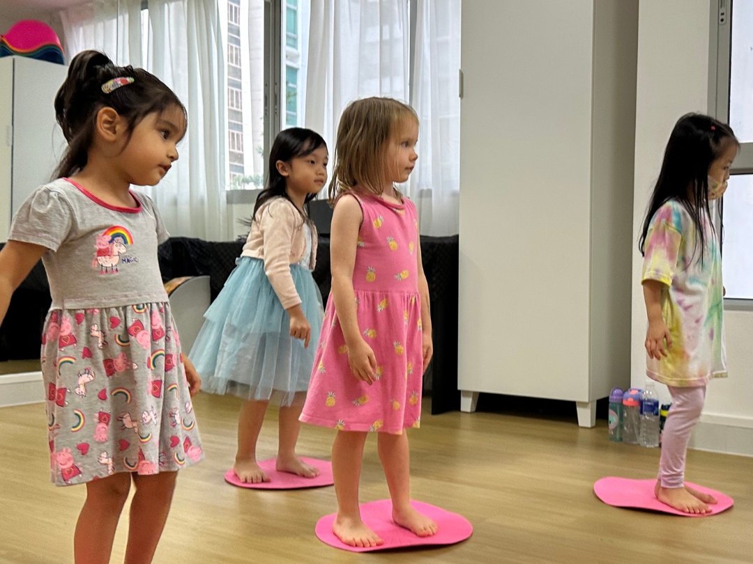 At 430 of the 35 schools take them, mostly in groupsAt 5One-to-one piano opens at six more schoolsAt 6Preschool groups end and more instruments openGroup or one-to-oneGroups at 24 schools, one-to-one only at 9Group class price$40 to $61, at the 7 schools that publish oneOne-to-one lesson$42 to $72 for 25 to 45 minutes, at 8 schoolsTrial classFree at 5 schools, $21 to $72 at 9 othersSchools on Jungle35