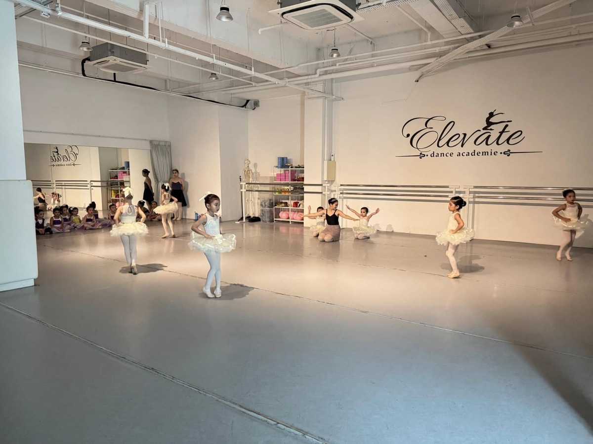 At 3Hip hop at four schools, creative dance or jazz at five moreAt 4Hip hop, K-pop or pop dance at nine schoolsAt 5All 20 schools, and four start herePrice a class$25 to $38, at the five schools that publish current feesTrial classFree at The Dance Place, $10 to $40 at ten othersSchools on Jungle20