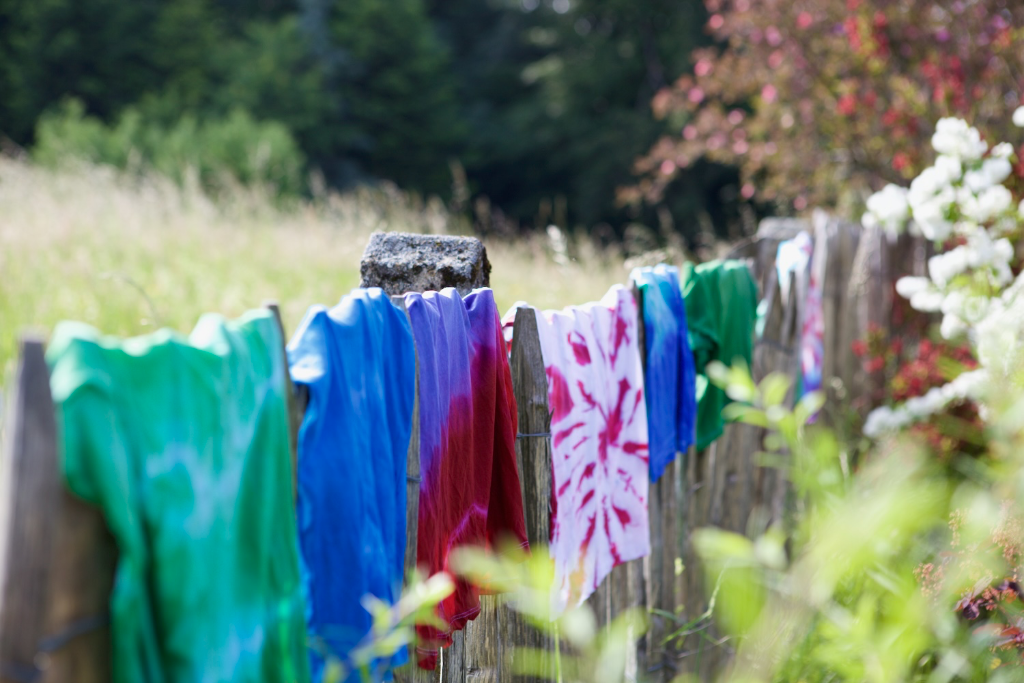 Outdoor Galerie beim Workshop Batiken