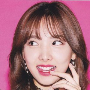 Nayeon - Age, Bio, Birthday, Family, Net Worth