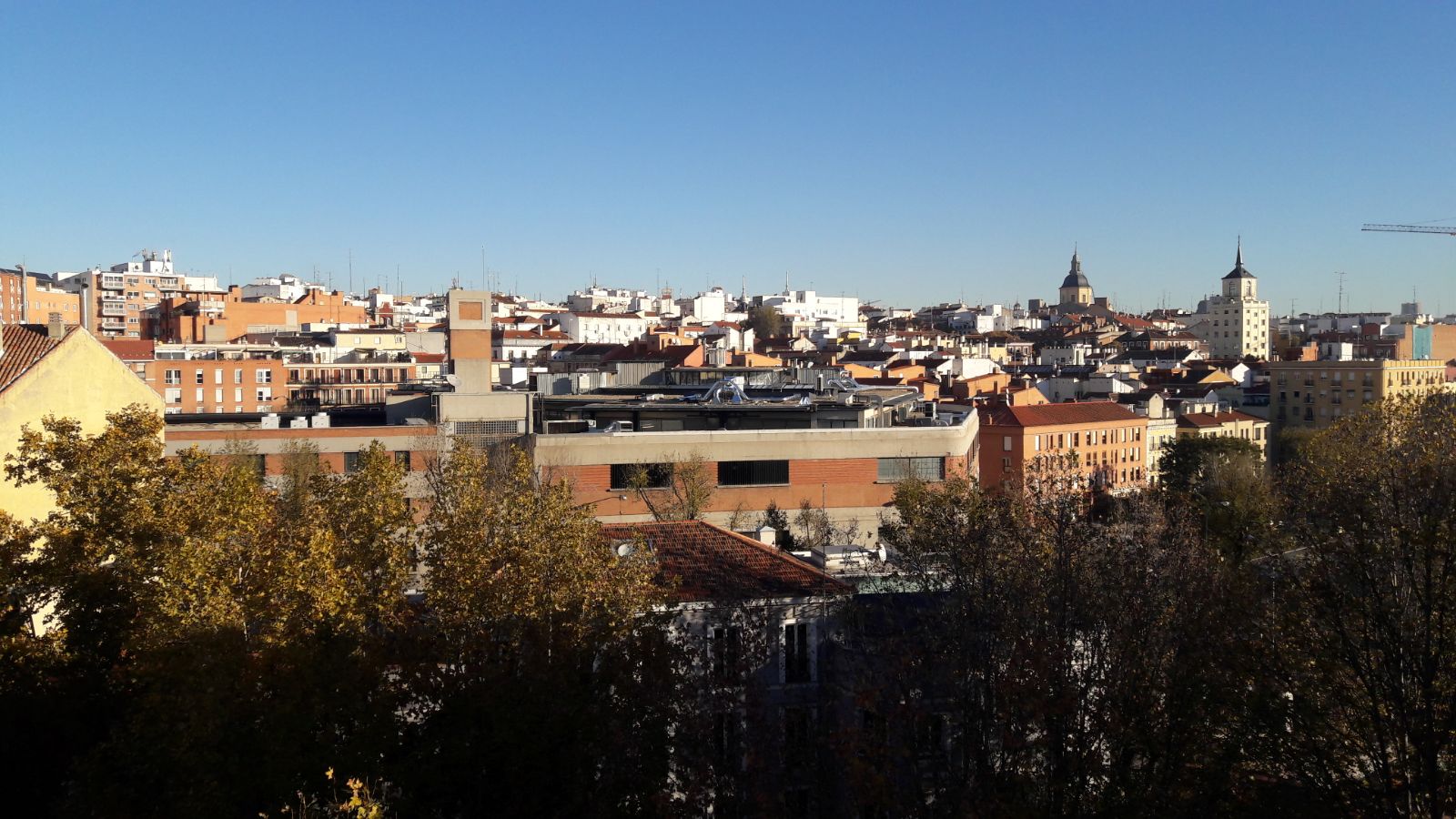 Alquila por horas Ático en el centro de Madrid con dos enormes terrazas y vistas