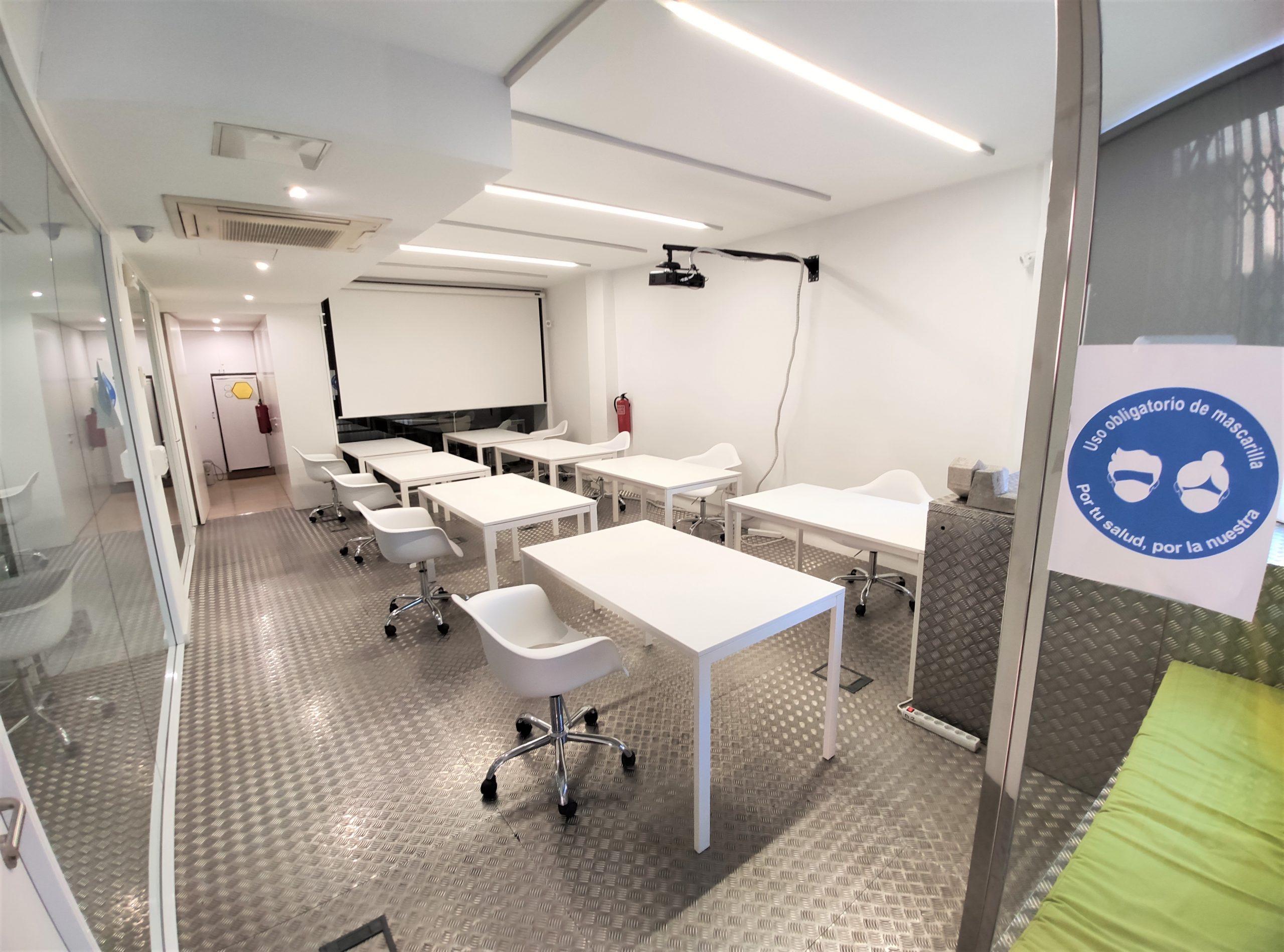 Alquila por horas Coworking Yellow para eventos y reuniones