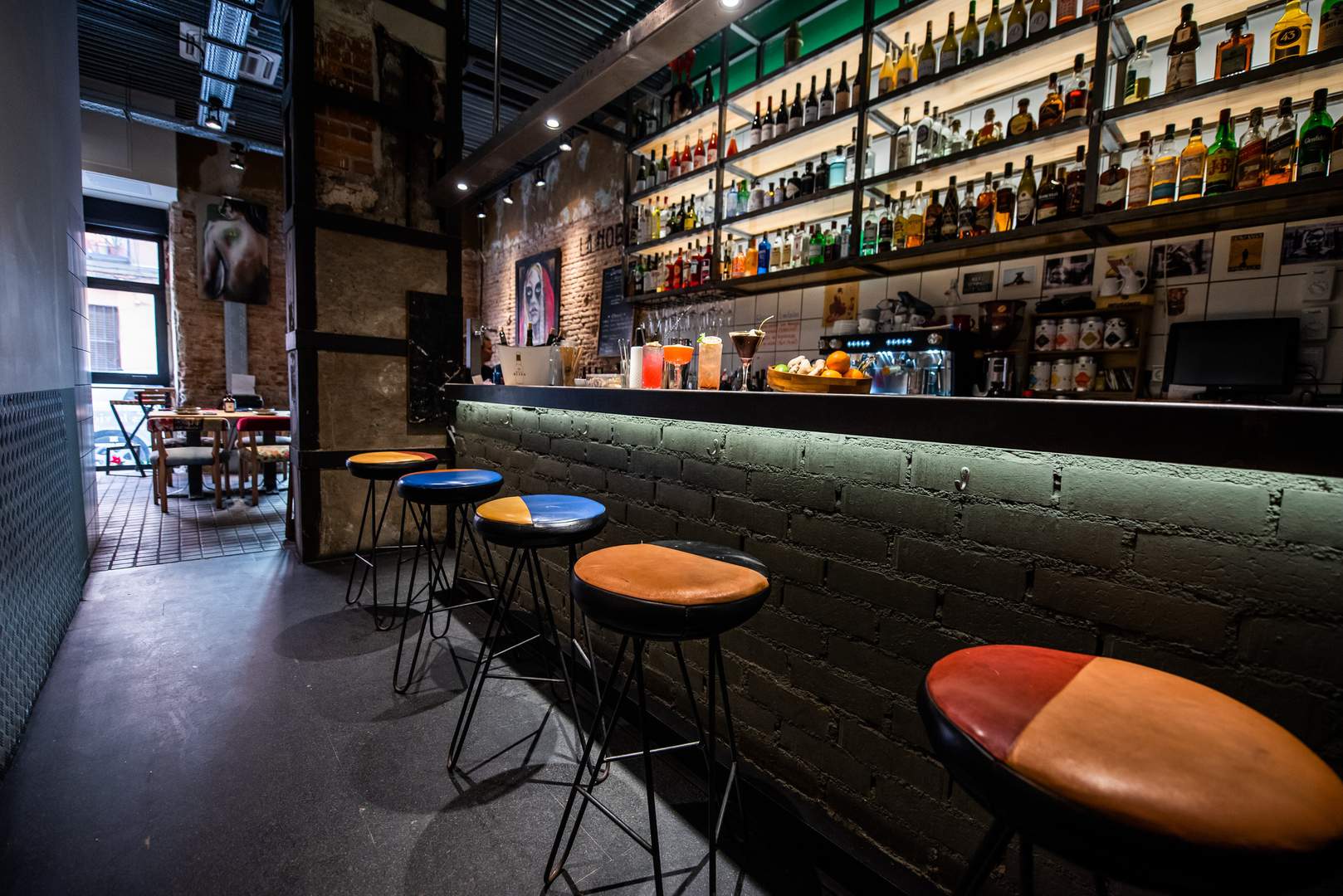 Alquila por horas Bar- restaurante-coctelería con 3 espacios