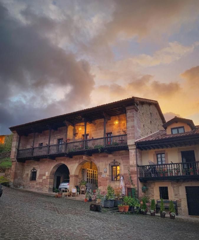 Alquila por horas Preciosa casona de arquitectura montañesa
