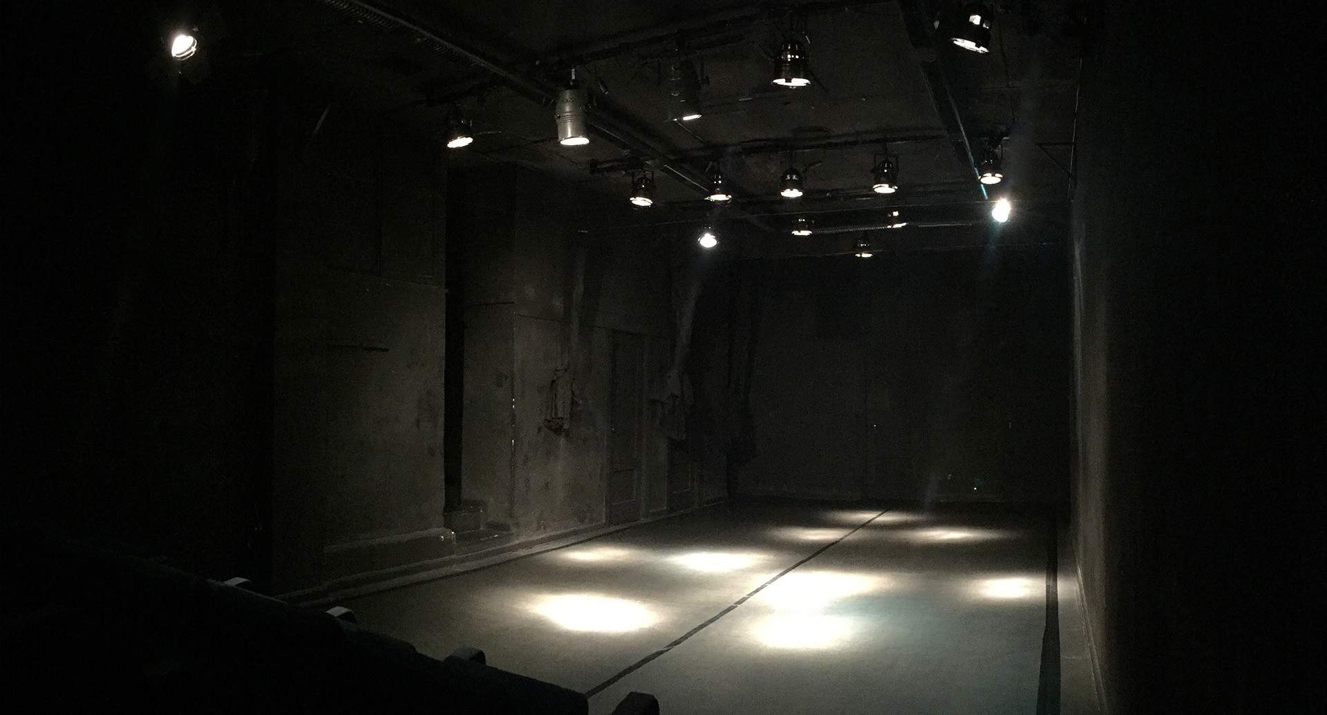 Alquila por horas Sala de creación e investigación teatral