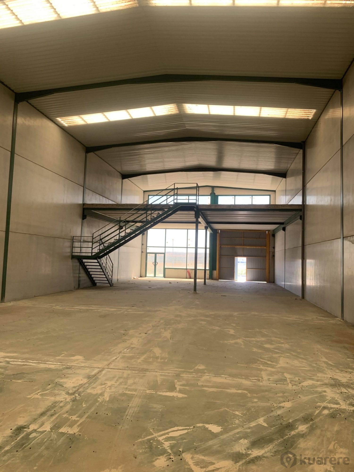 Alquila por horas Gran espacio industrial para producciones audiovisuales o sesiones fotográficas