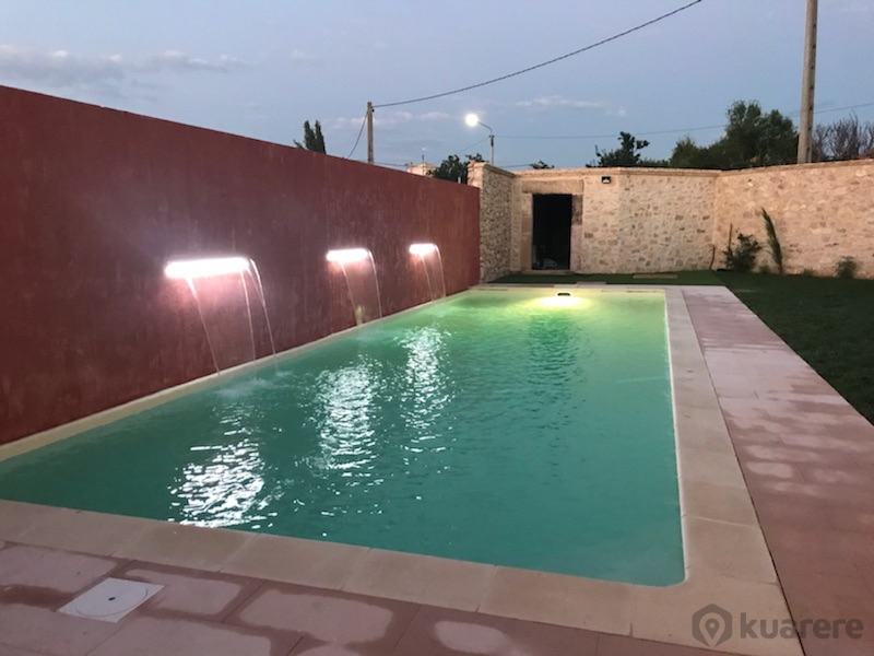 Alquila por horas Casa singular única en la zona de piedra y madera
