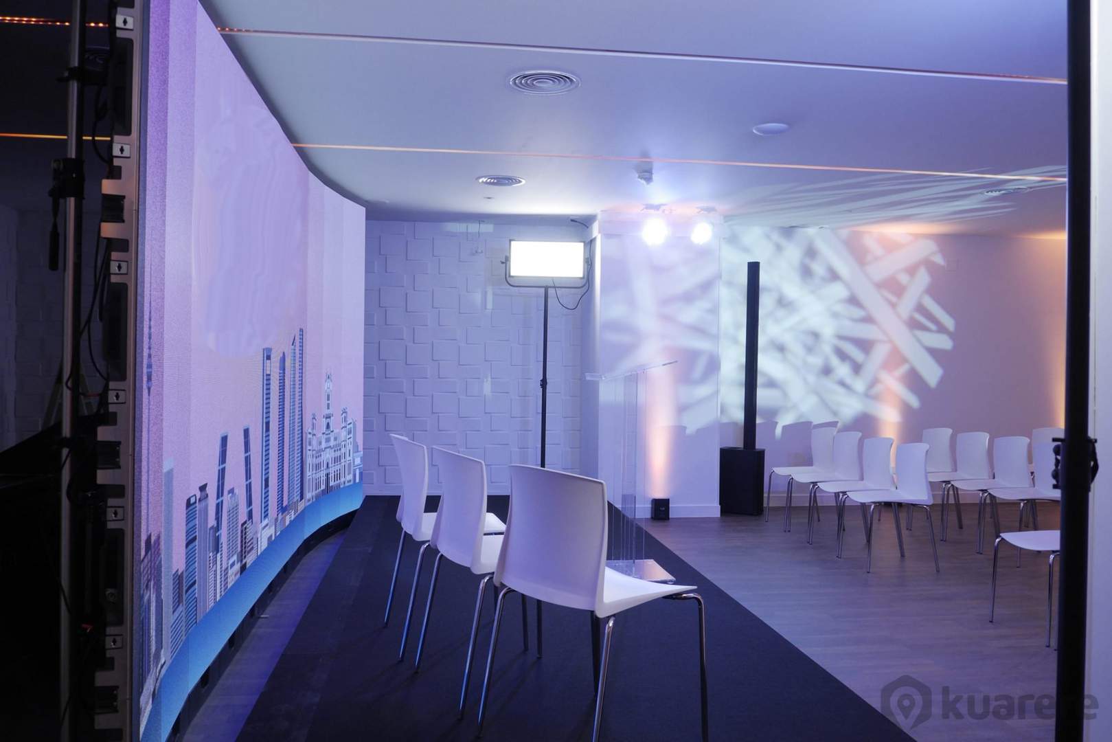 Alquila por horas Espacio moderno para tus eventos Madrid