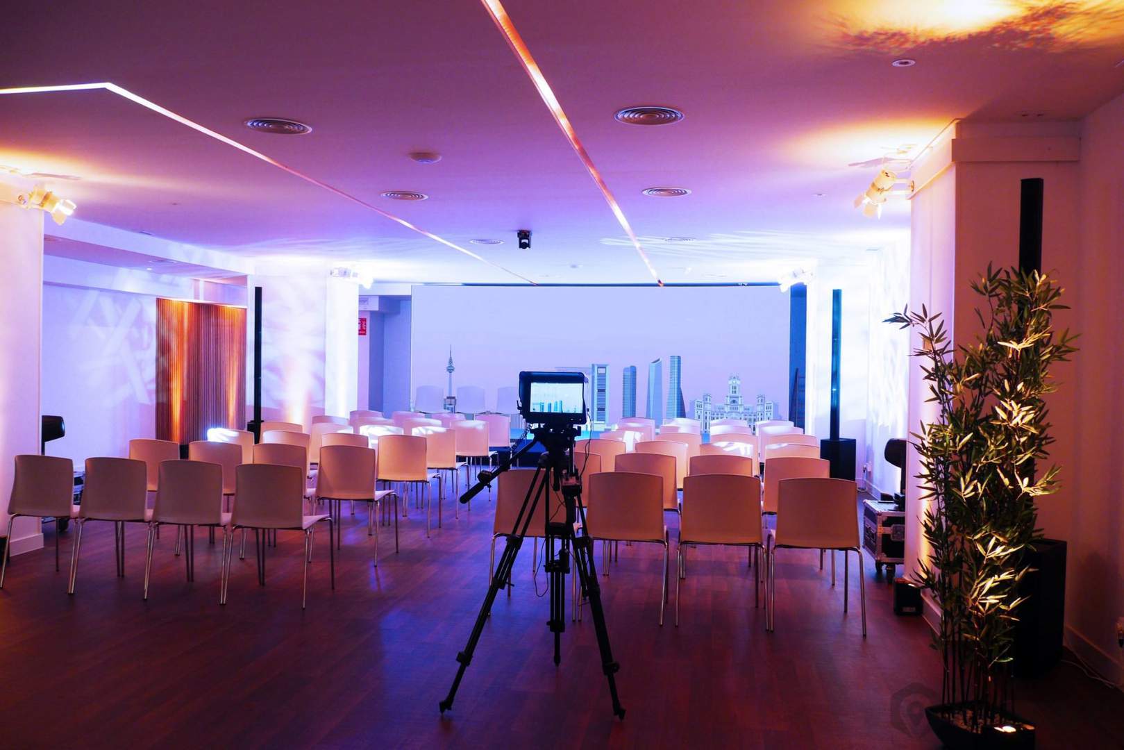 Alquila por horas Espacio moderno para tus eventos Madrid