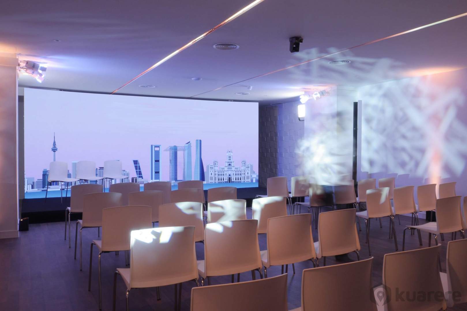 Alquila por horas Espacio moderno para tus eventos Madrid