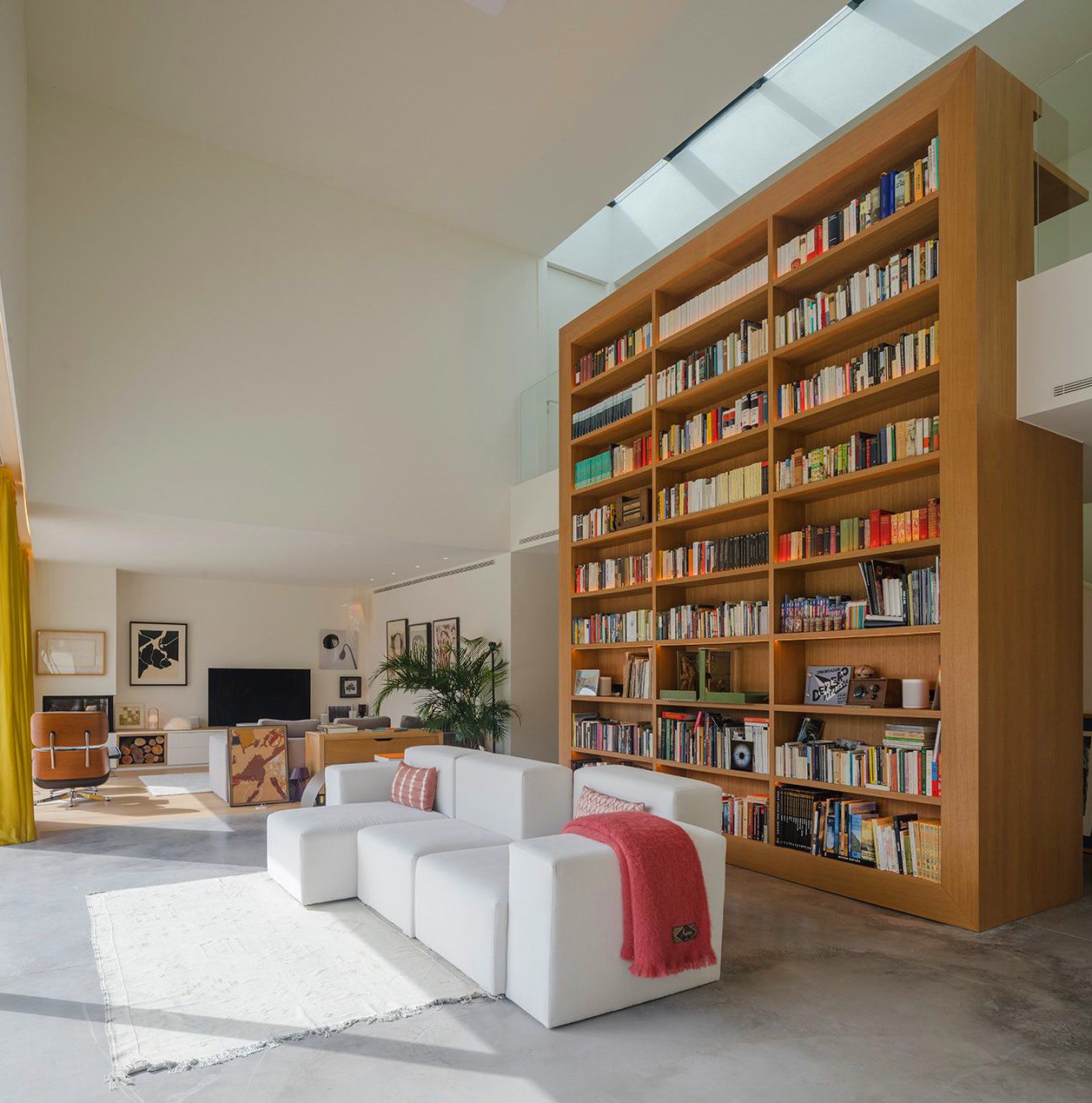 Alquila por horas Vivienda con librería espectacular