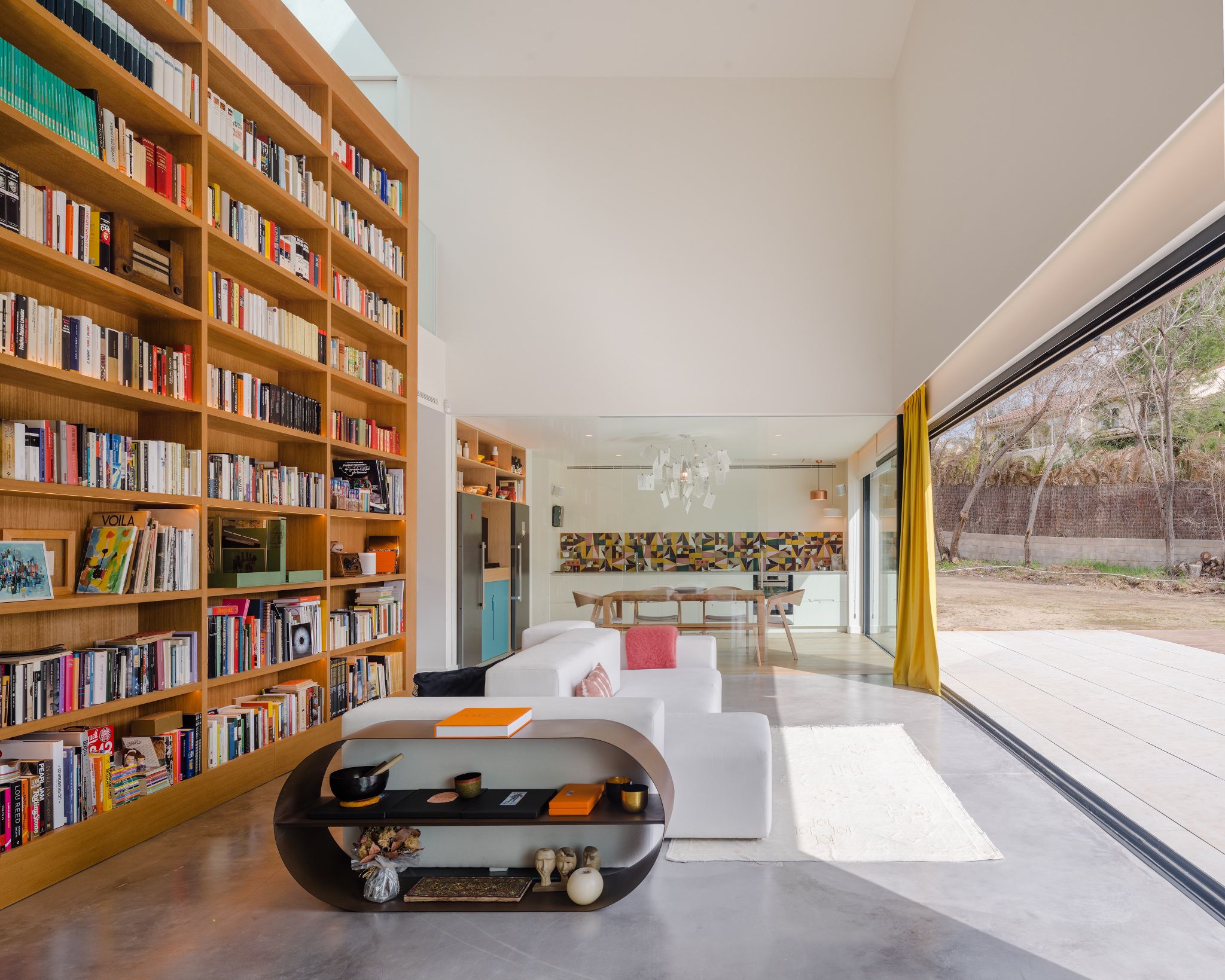 Alquila por horas Vivienda con librería espectacular