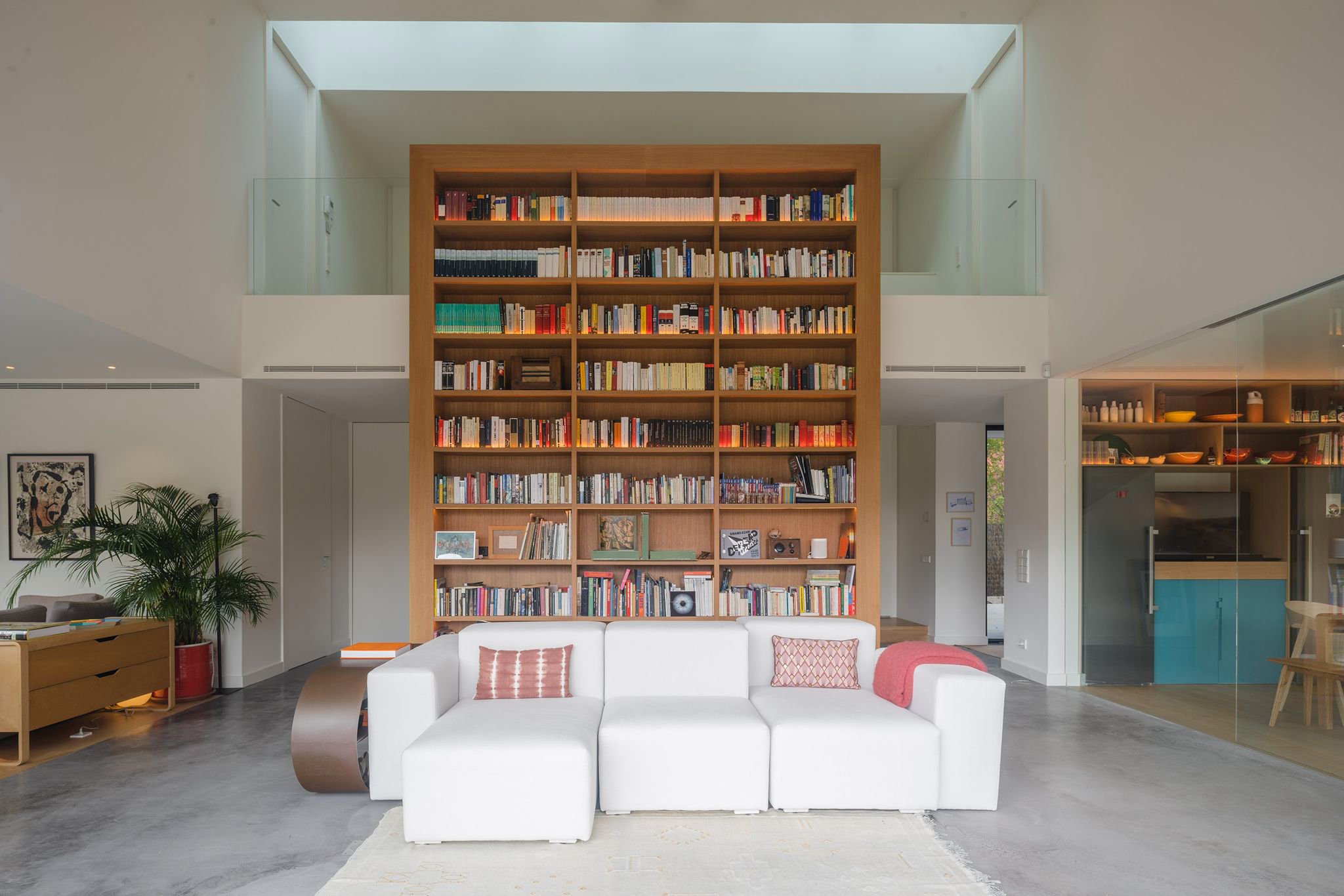 Alquila por horas Vivienda con librería espectacular
