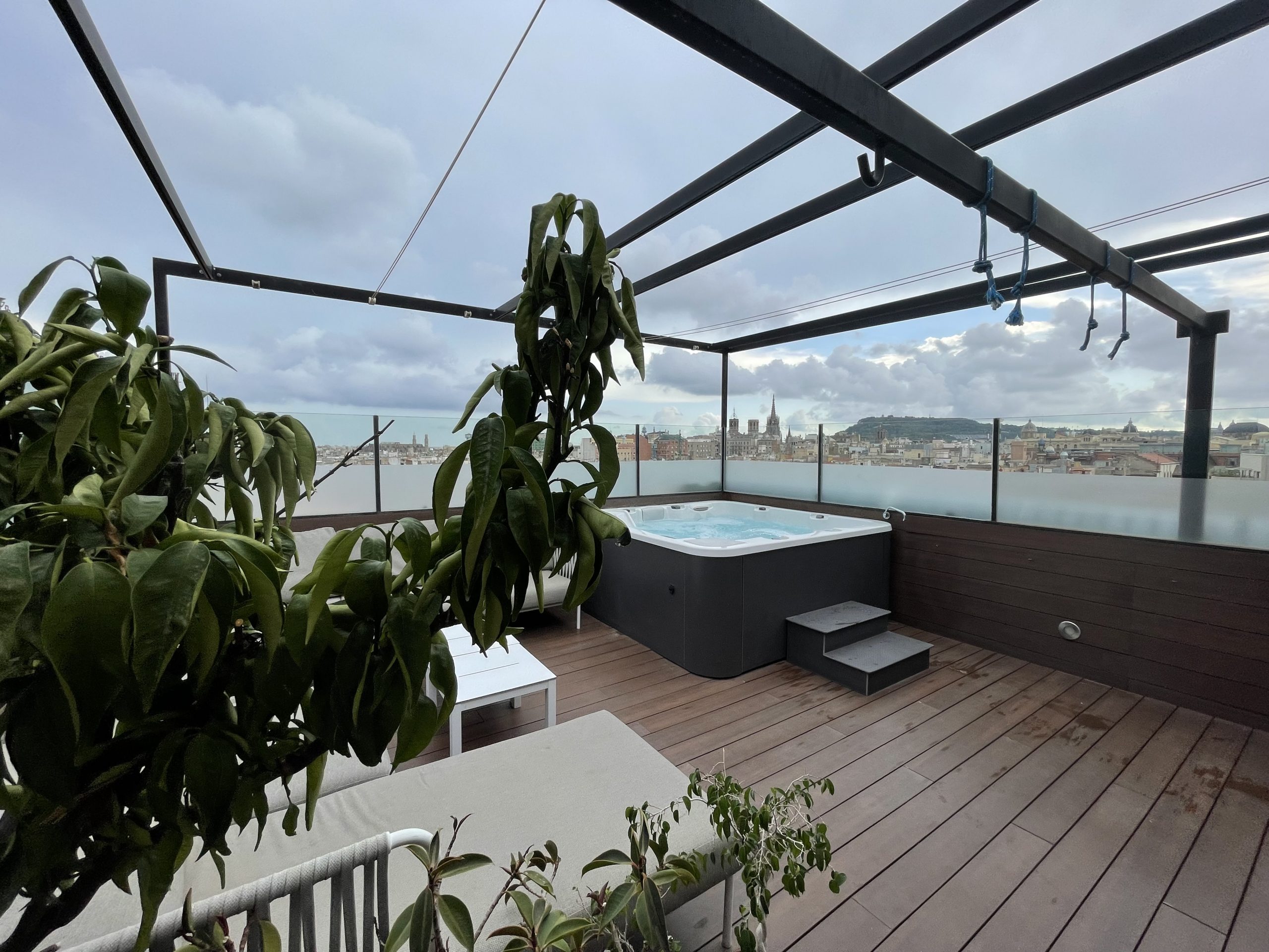 Alquila por horas Terraza con vistas en el Centro de Barcelona con Jacuzzi