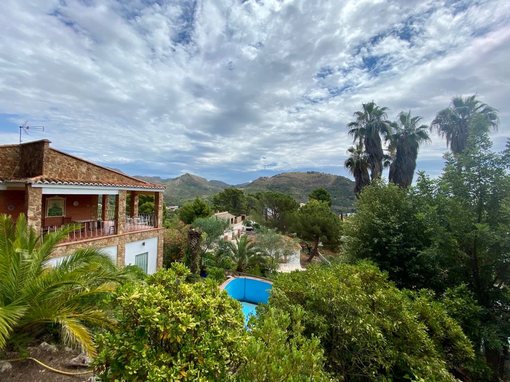 Alquila por horas Panorámica de las montañas al mar