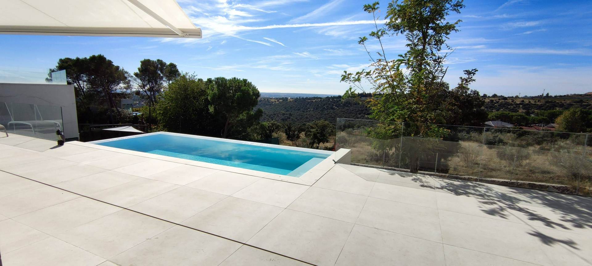 Alquila por horas Vivienda de diseño unifamiliar en la Sierra de Madrid con vistas espectaculares