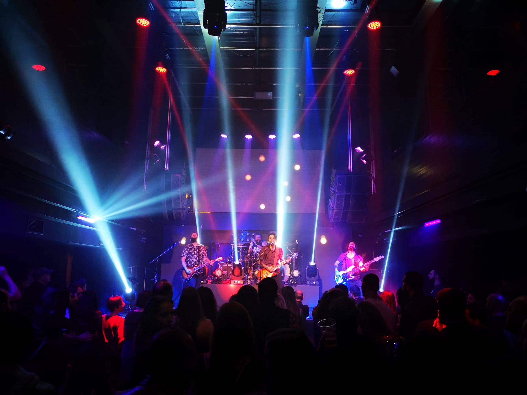 Alquila por horas Sala de gran aforo en el centro de Madrid para eventos, rodajes y conciertos