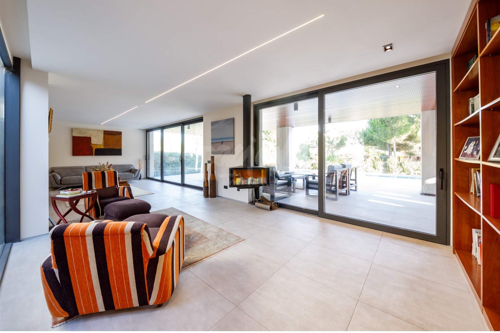 Alquila por horas Espectacular vivienda moderna con grandes espacios