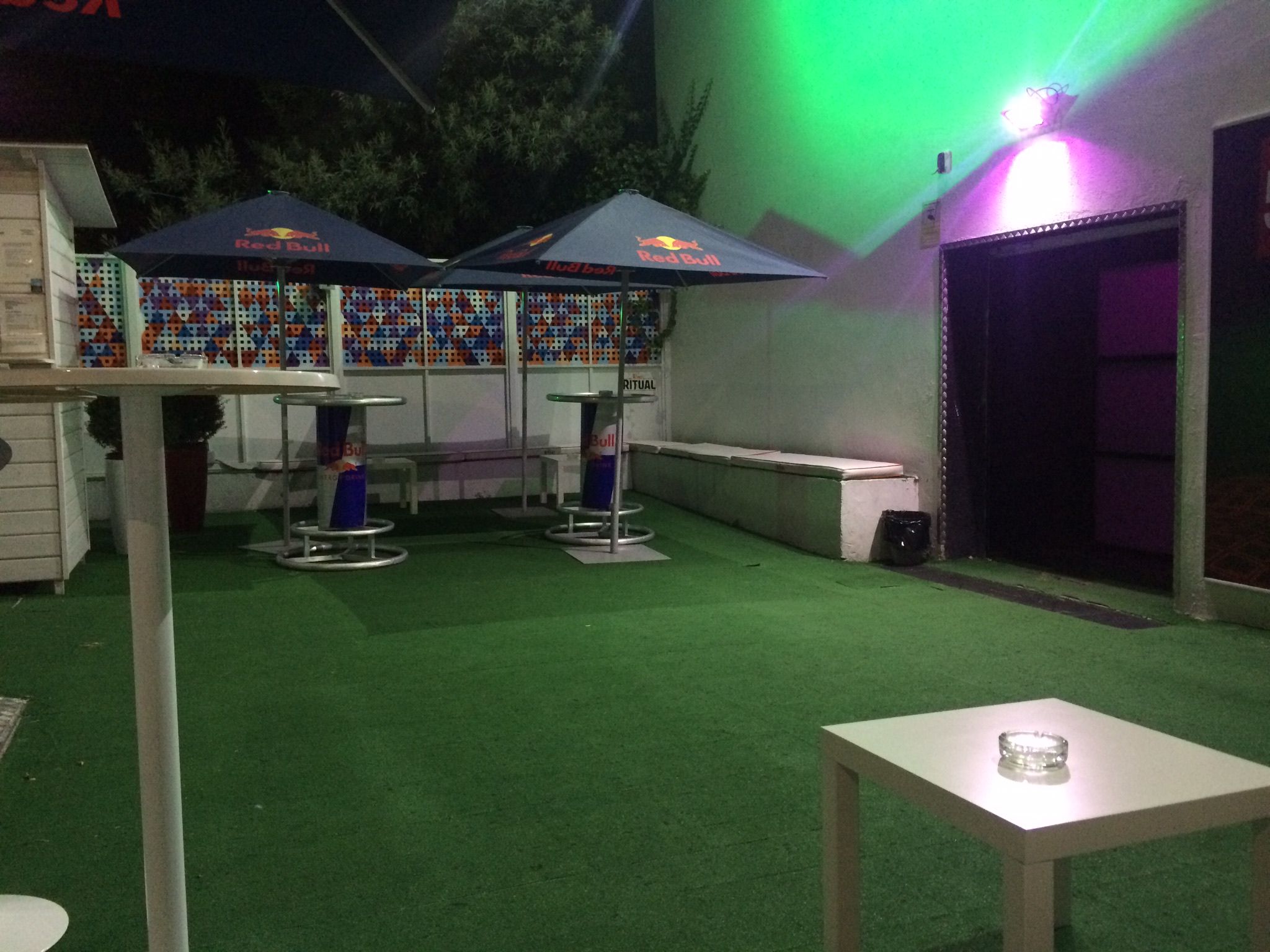 Alquila por horas Sala para eventos y fiestas privadas con aforo de 500 personas