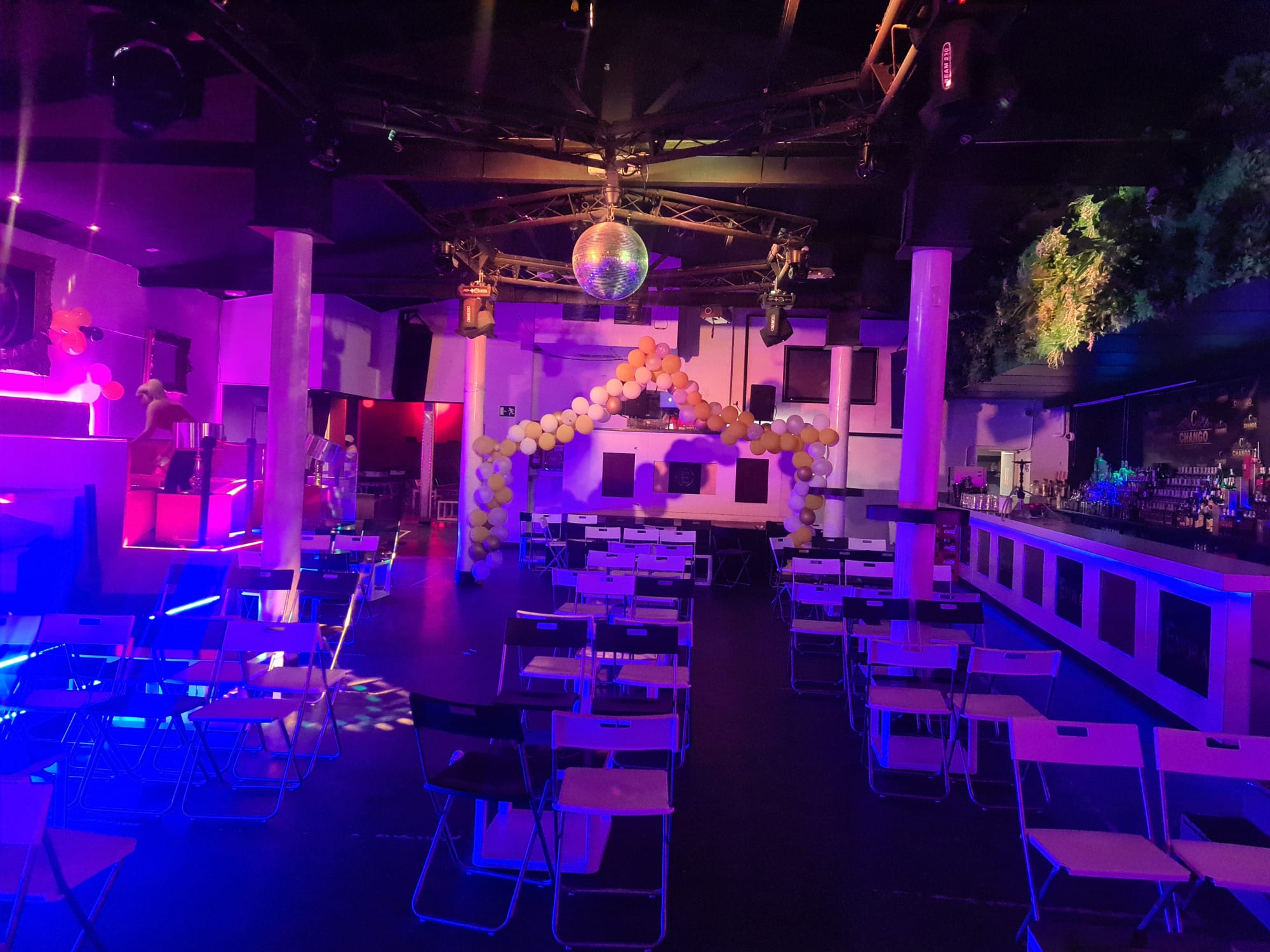 Alquila por horas Sala para eventos y fiestas privadas con aforo de 500 personas