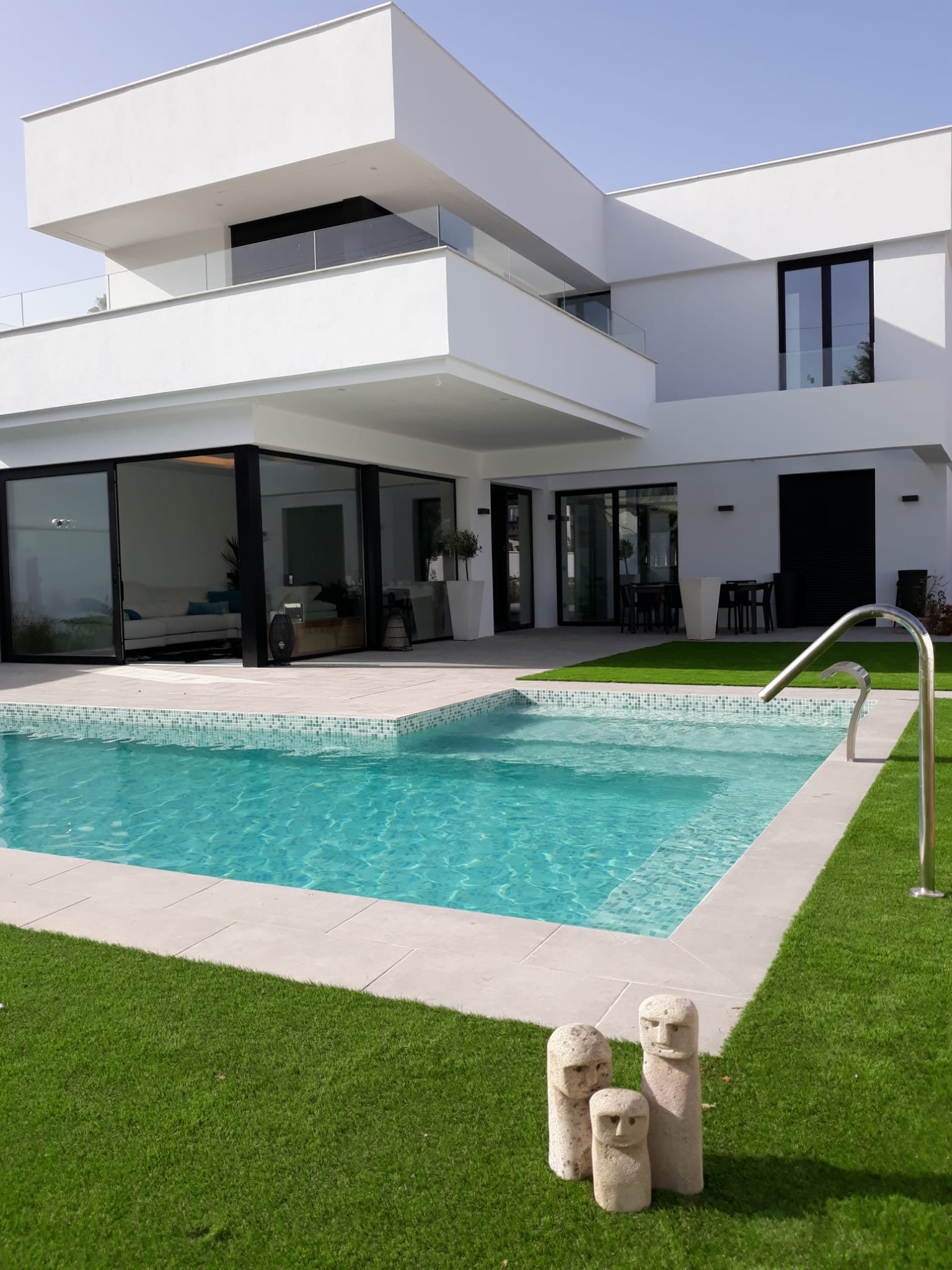 Alquila por horas Chalet con piscina para rodajes