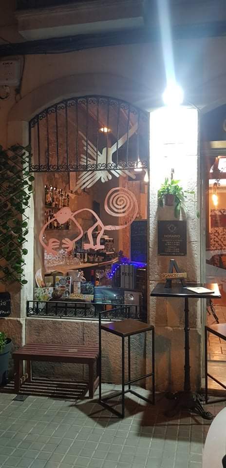 Alquila por horas Restaurante peruano rústico en el corazón de Barcelona