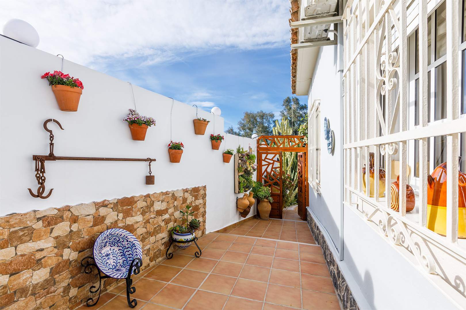 Alquila por horas Villa con piscina y jardín privado a 5 minutos de la playa