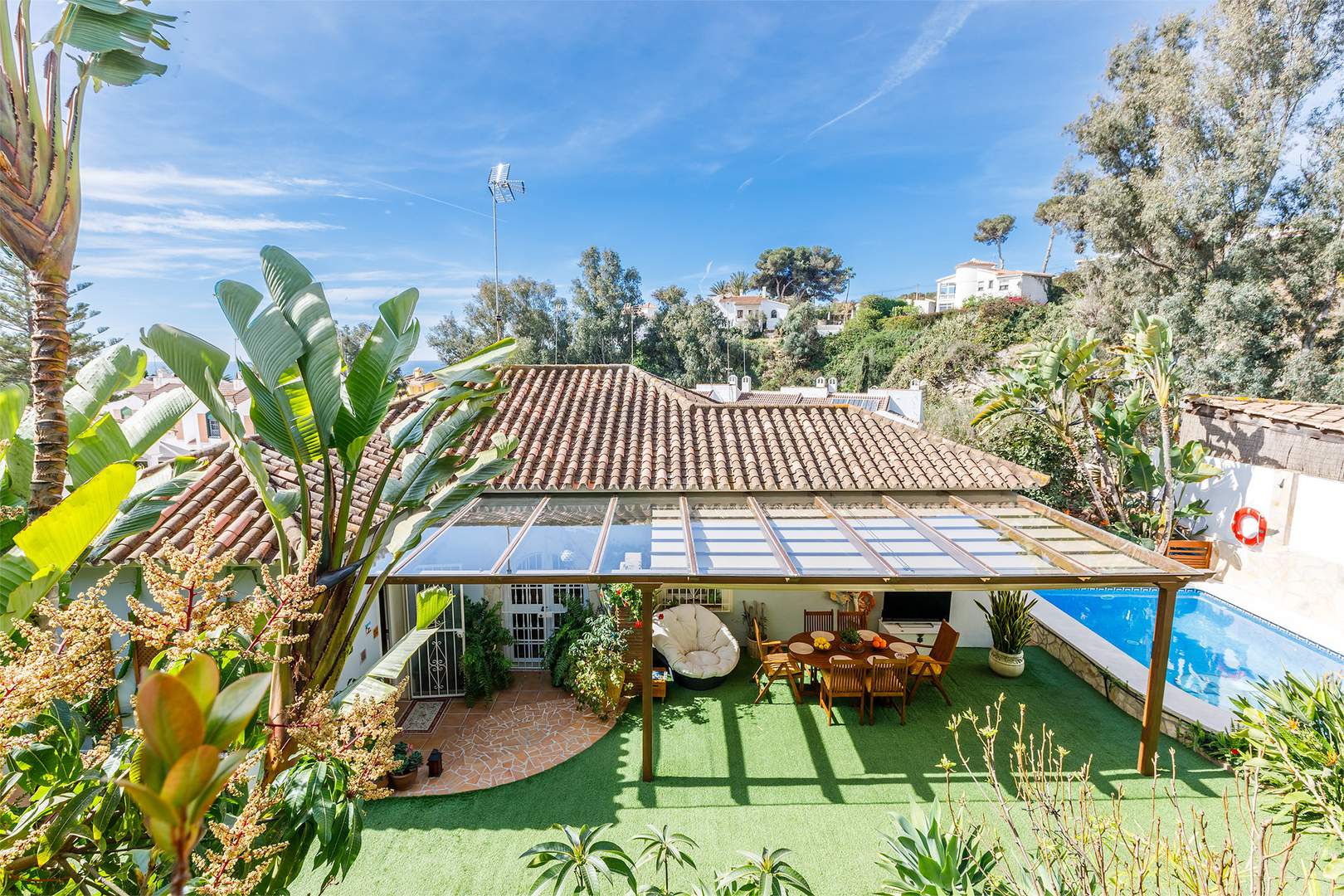 Alquila por horas Villa con piscina y jardín privado a 5 minutos de la playa