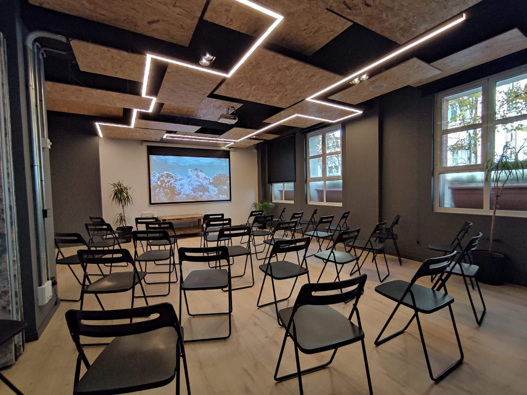 Alquila por horas Multiespacios para eventos y reuniones