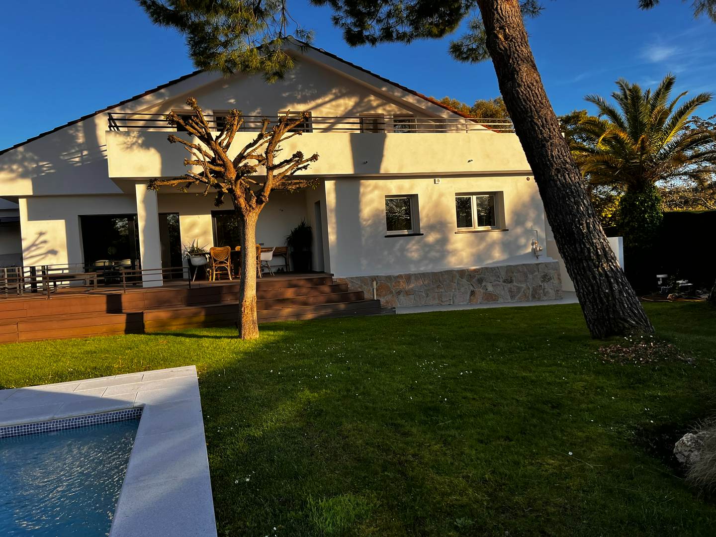 Exterior 2