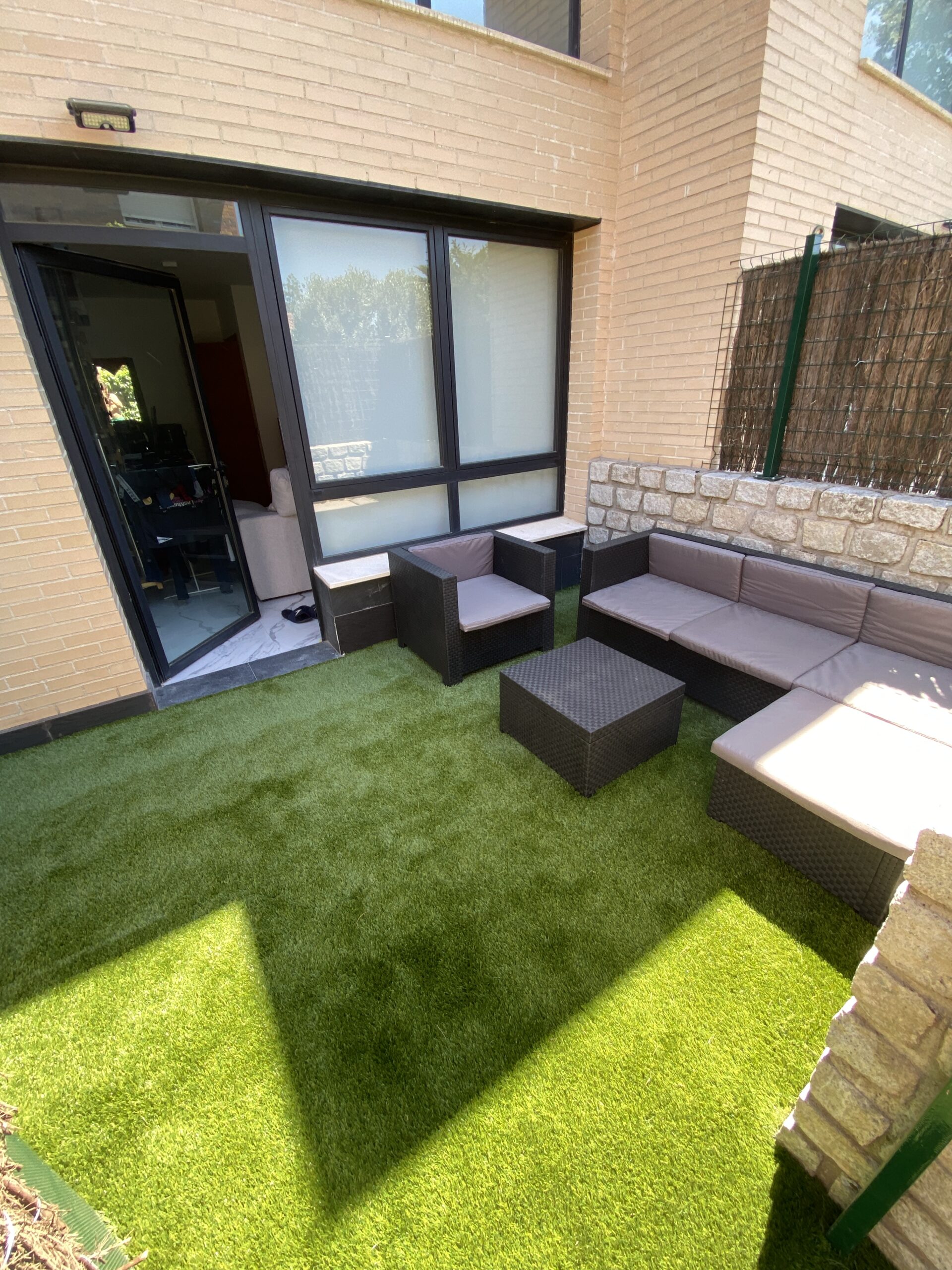 Alquila por horas Loft minimalista con jardín en plena naturaleza